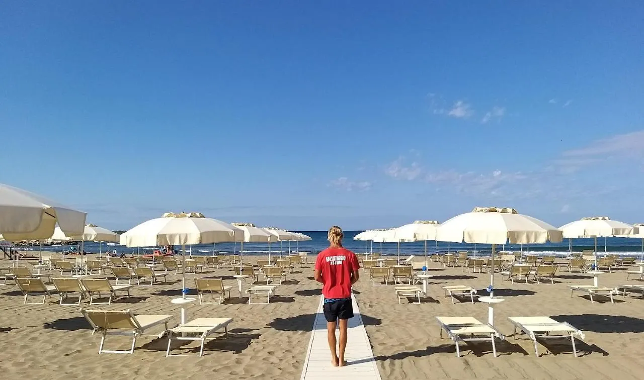 ***  Hotel Miramare カスティリオーネ・デッラ・ペスカーイア イタリア