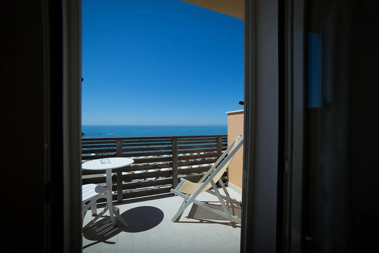 Hotel Miramare カスティリオーネ・デッラ・ペスカーイア イタリア