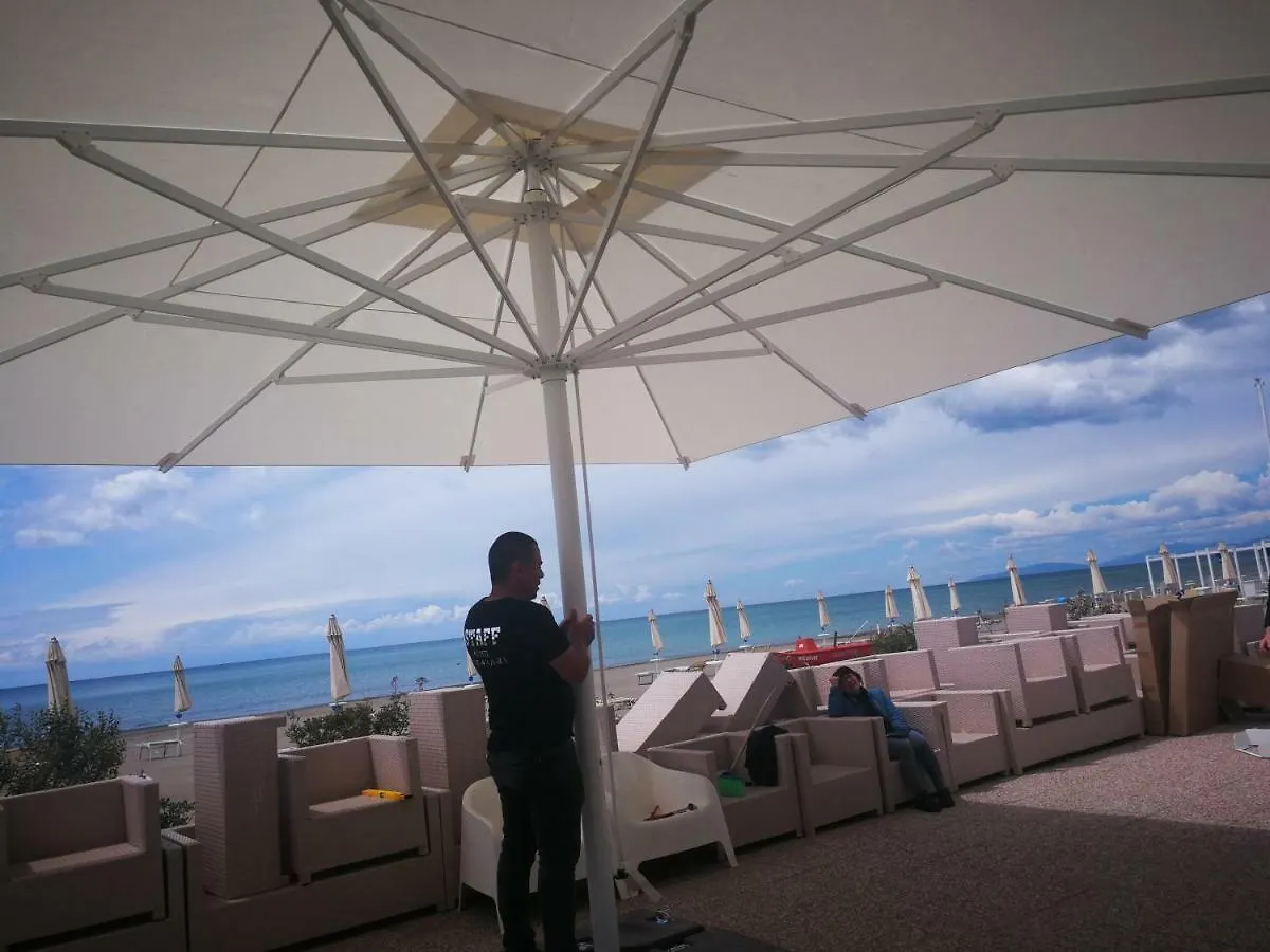 Hotel Miramare カスティリオーネ・デッラ・ペスカーイア
